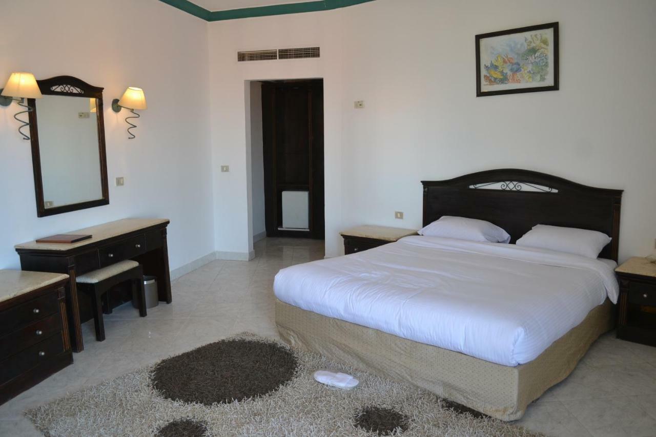 Dexon Roma Hotel Хургада Екстериор снимка