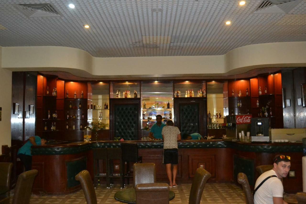 Dexon Roma Hotel Хургада Екстериор снимка